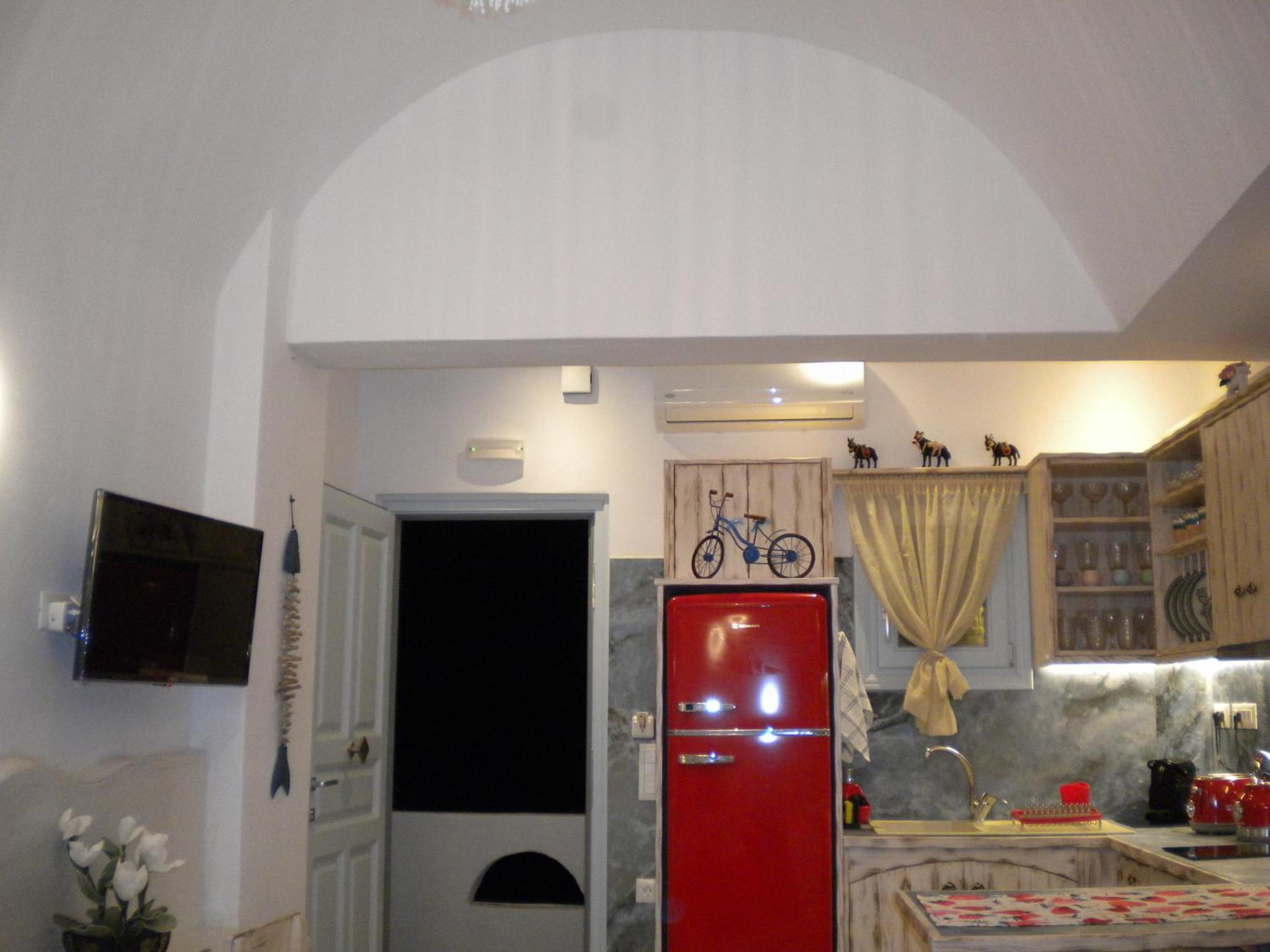 Starlight Luxury Seaside & Imerovigli (Santorini)