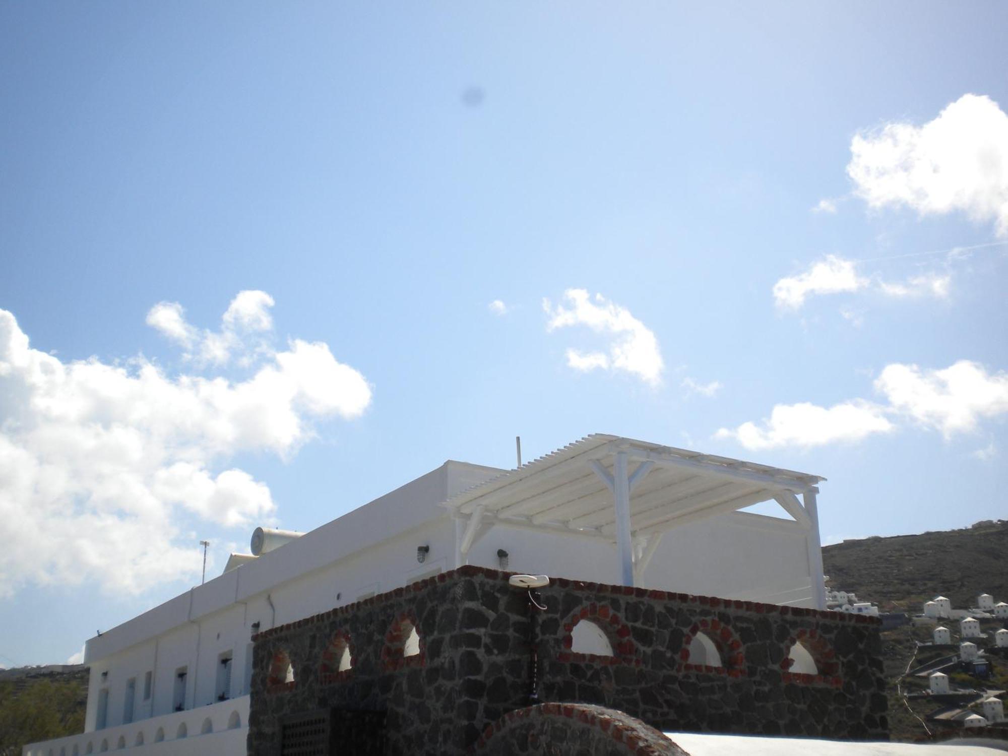 Starlight Luxury Seaside & Villa Imerovigli (Santorini)